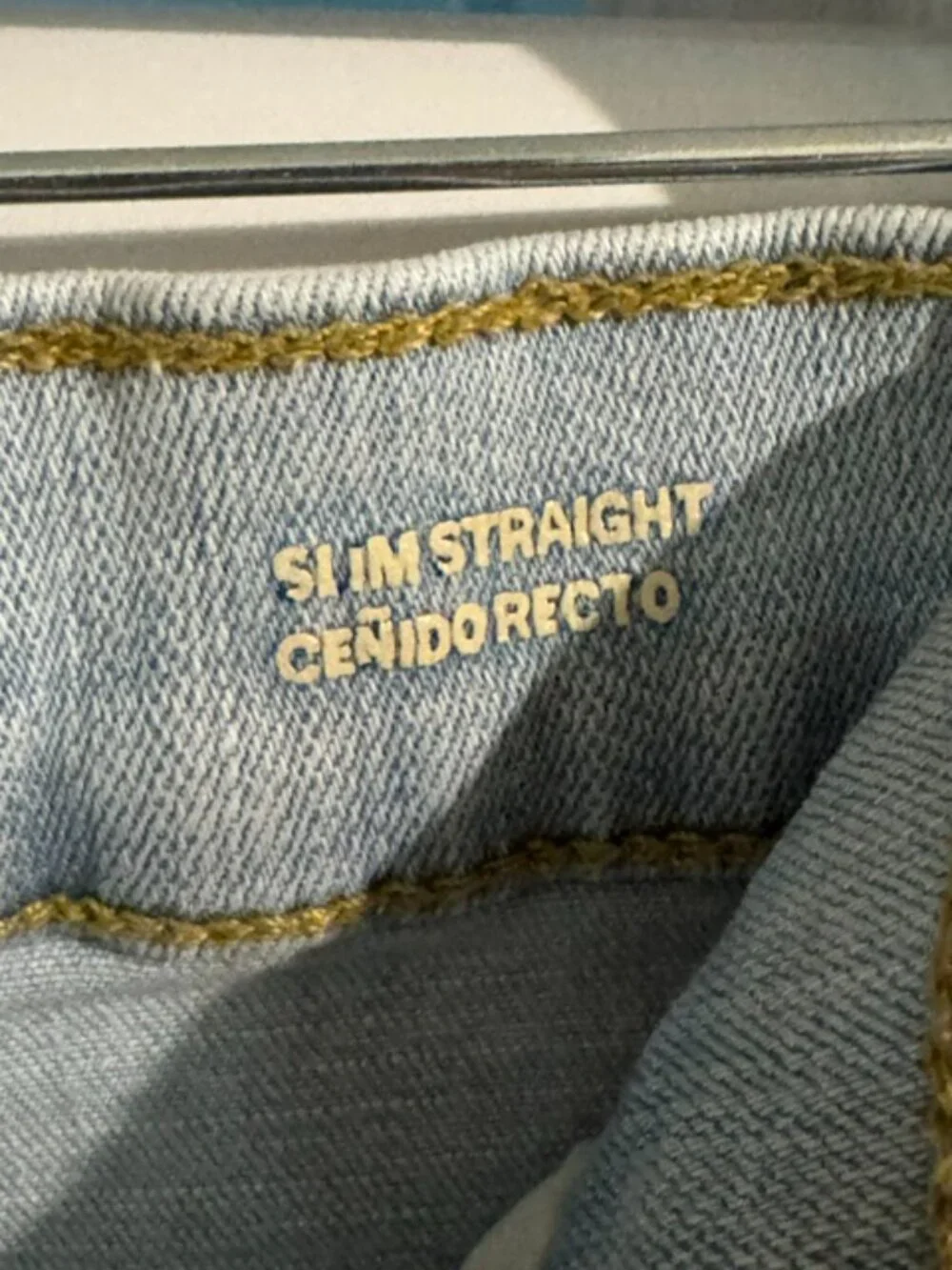 Goodfellow Men’s 32x34 Slim Straight Jeans — Light‑Wash, Near‑New Fit - Picture 4 of 5